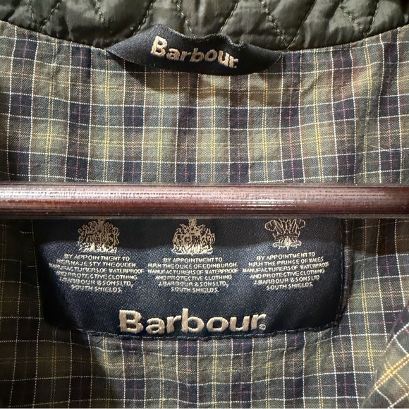 Barbour Quilted Khaki gilet - Picture 7 of 9